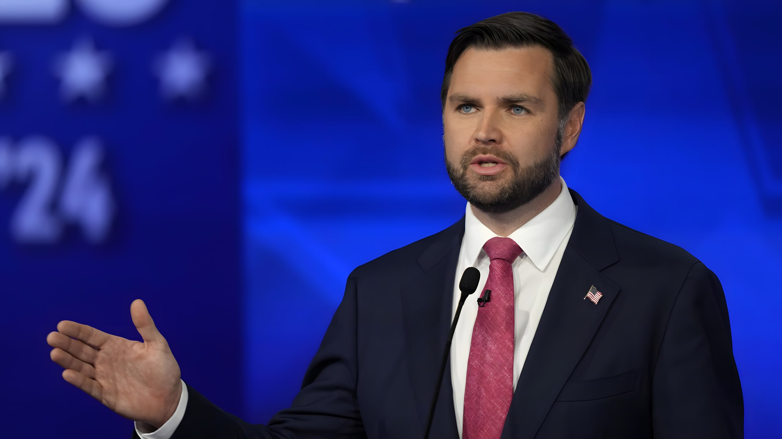 Джей Ди Вэнс назвал промышленную слабость угрозой безопасности США